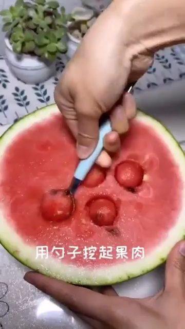 八里沟冰凉一下免费吃瓜,冰凉一夏，免费瓜果盛宴等你来享