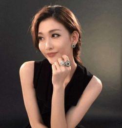 李彩桦妈妈爆料视频,揭秘明星家庭背后的故事