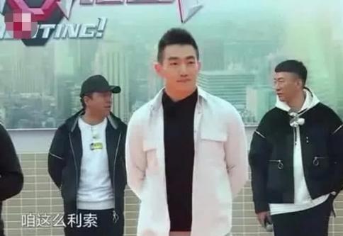 好友爆料何捷背景视频,好友爆料背后的传奇人生