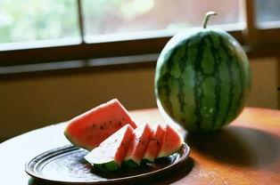 西瓜食堂爆料怎么做的视频,自制美味西瓜甜品视频教程